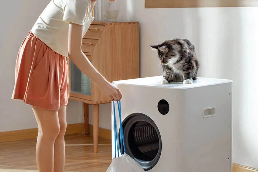 how to clean a cat litter box